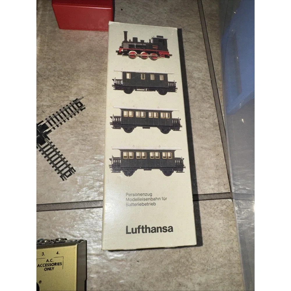 N scale model train lot Of 15 Cars 54pcs Of Track Transformer Atlas Bachmann EUC